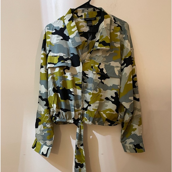 Brand New Camo Print Front Crop Tie Top Size 22/24 26/28 - Picture 5 of 9